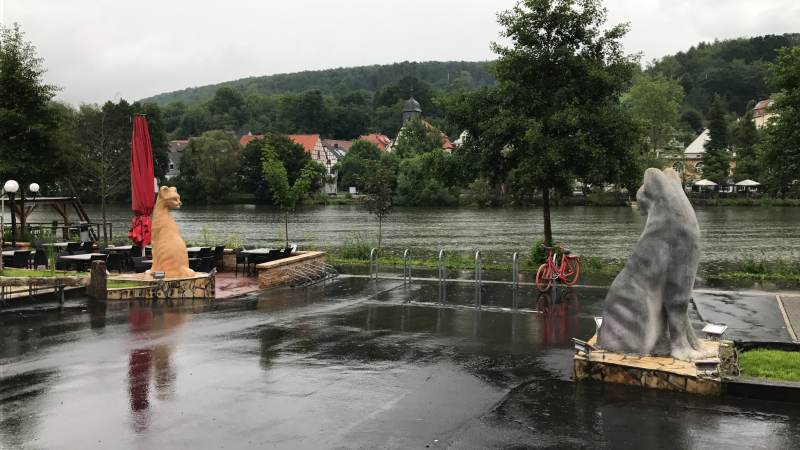 Die zwei, nach denen das Haus benannt ist