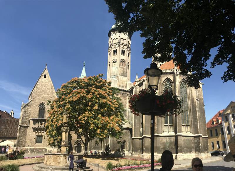 Der Domplatz, der bald umgestaltet werden soll