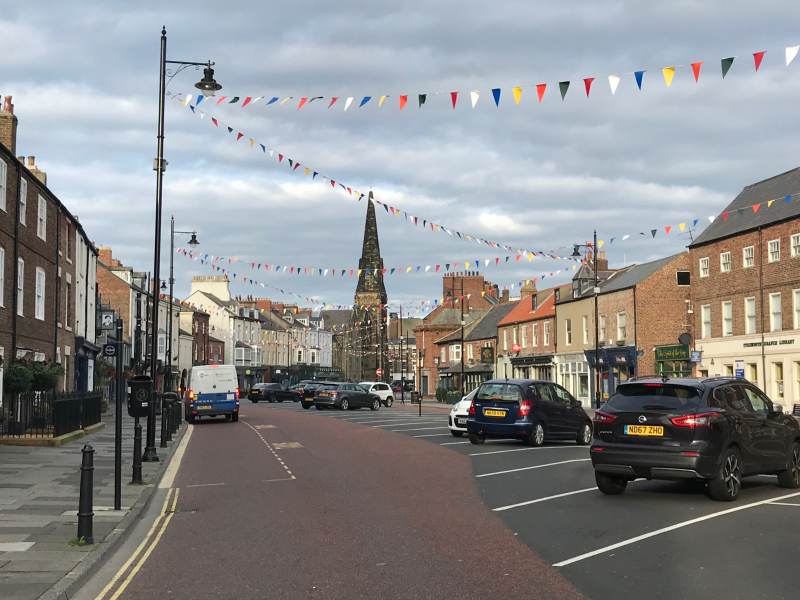 Front Street in Tynemouth, leider noch Kfz-lastig