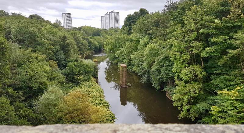 Wir lassen Glasgow im Norden liegen.