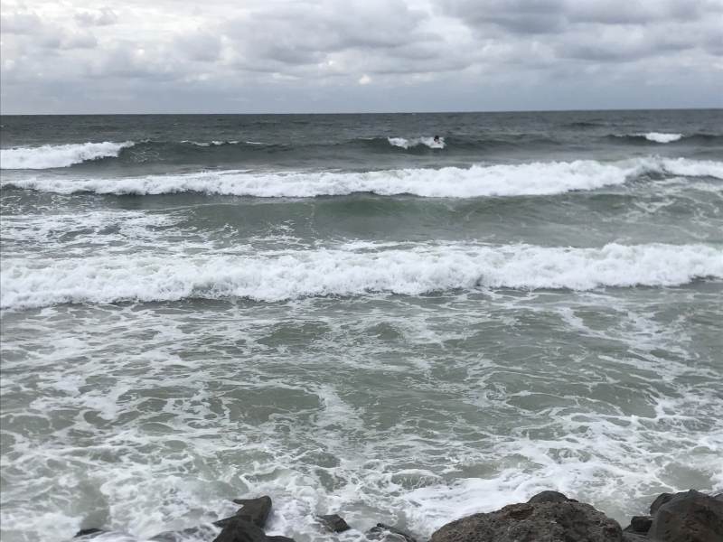 Hendaye bei der Rückkehr — Flut und stürmische See ...