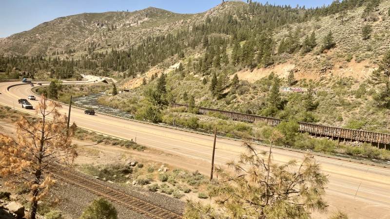 Am Truckee River bei Floriston