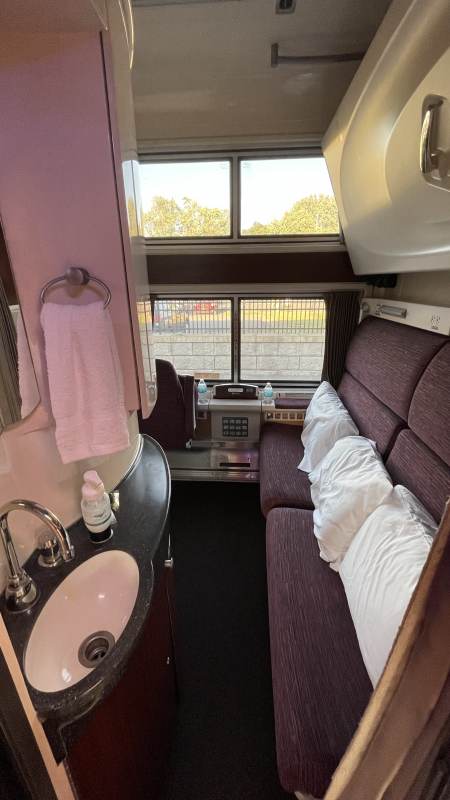 Blick in ein Roomette ohne eigenes Klo/Dusche