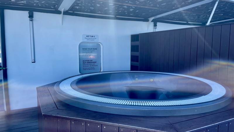 Danach Relaxen im Hot Tub 